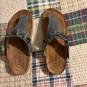 Taos Footwear Women's Sandals - Tan